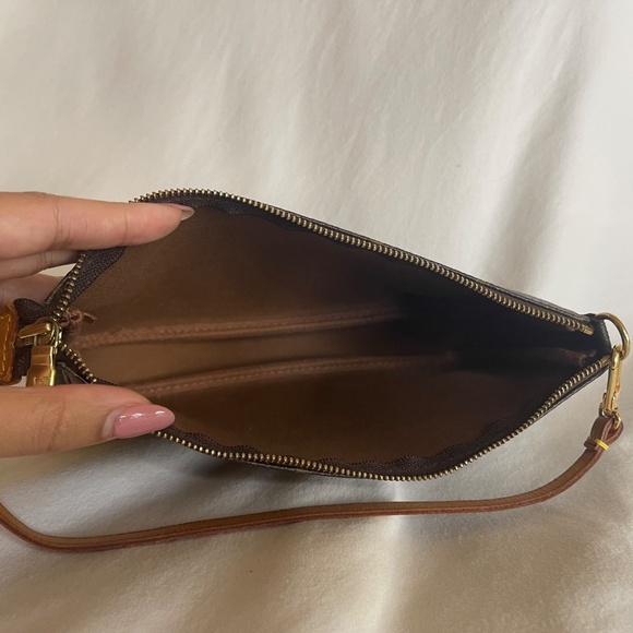 Vintage Louis Vuitton monogram pochette - Picture 14 of 15